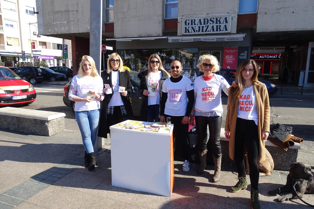 Organizovana akcija na Trgu nezavisnosti, Foto: Sigurna ženska kuća