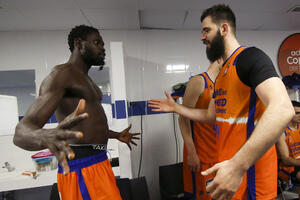 Trojke iz Crne Gore, snajperski duel prijatelja: Španci...