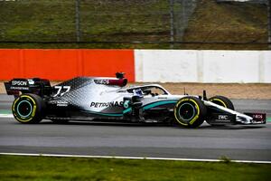 W11 Mercedesov odgovor na SF 100 i RB 16