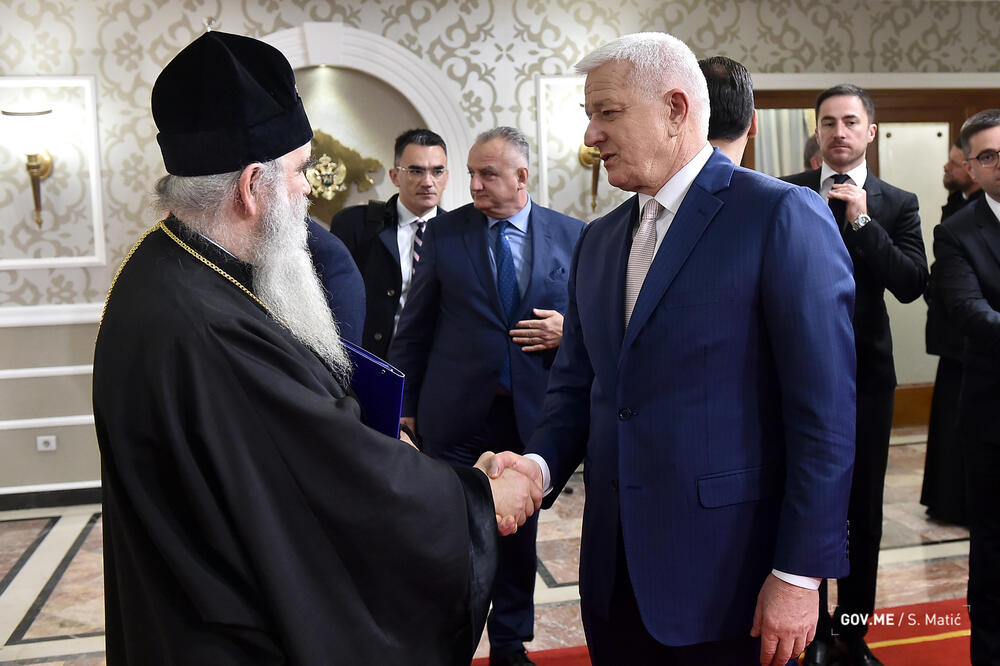 Nisu približili stavove: Amfilohije i Marković sa predstavnicima Vlade, Foto: Vlada Crne Gore