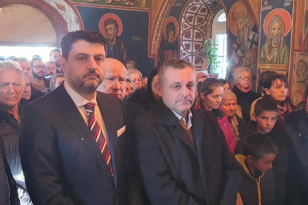 Božović na liturgiji, Foto: Ambasada Srbije u Crnoj Gori