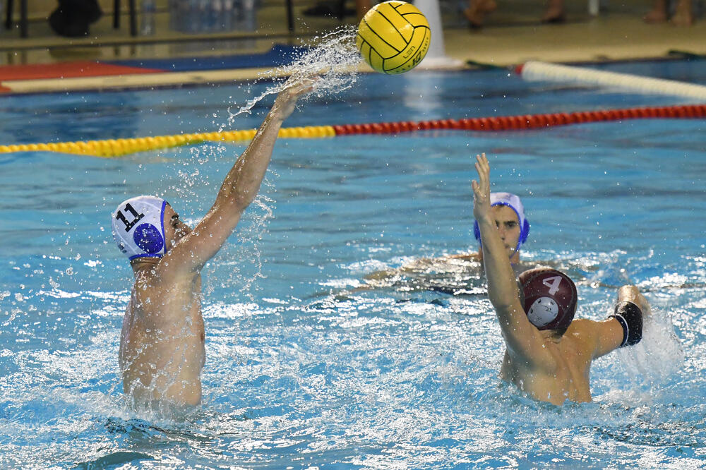 Budvu čeka žestoka borba za opstanak, Foto: Savo Prelević