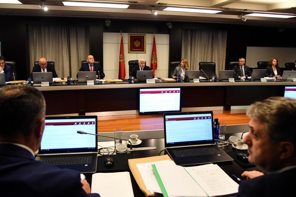 U planu 143 dokumenta i 47 predloga zakona: Sa jedne od sjednica Vlade, Foto: Boris Pejović