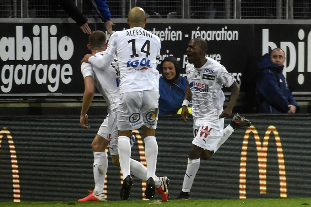 Fudbaleri Amijena slave gol u posljednjem minutu