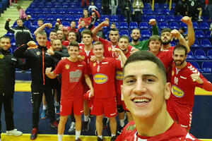 Komovi i Partizan lako do četvrtfinala