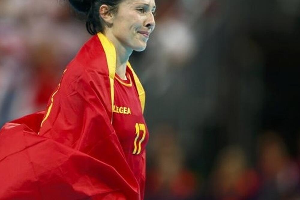 Bojana Popović je nosila crnogorsku zastavu u Riju 2016, četiri godine ranije u Londonu osvojila je srebro, Foto: Vp