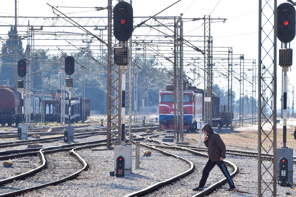 Prolazak kroz crveno prošao bez posljedica (ilustracija), Foto: Boris Pejović