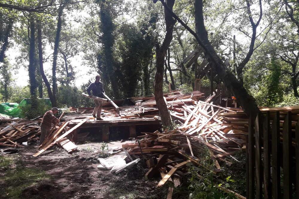 Detalj nakon rušenja, Foto: Privatna arhiva