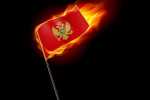 Budva: Zapaljena crnogorska zastava