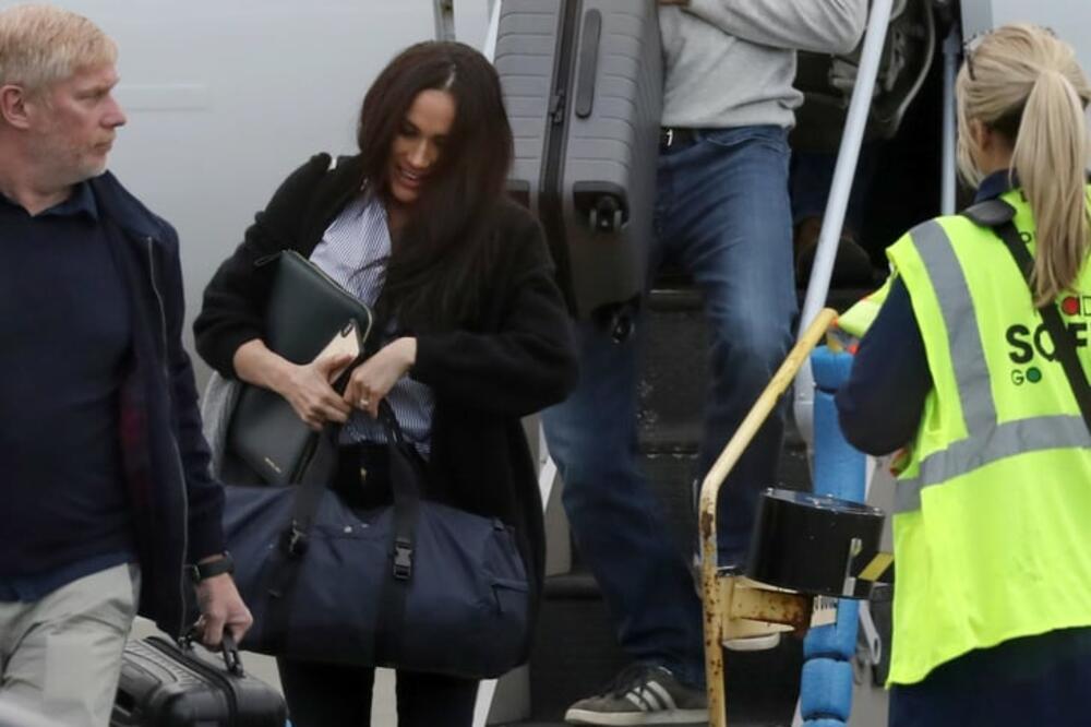 Megan Markl i princ Hari na kanadskom aerodromu, Foto: Pinterest