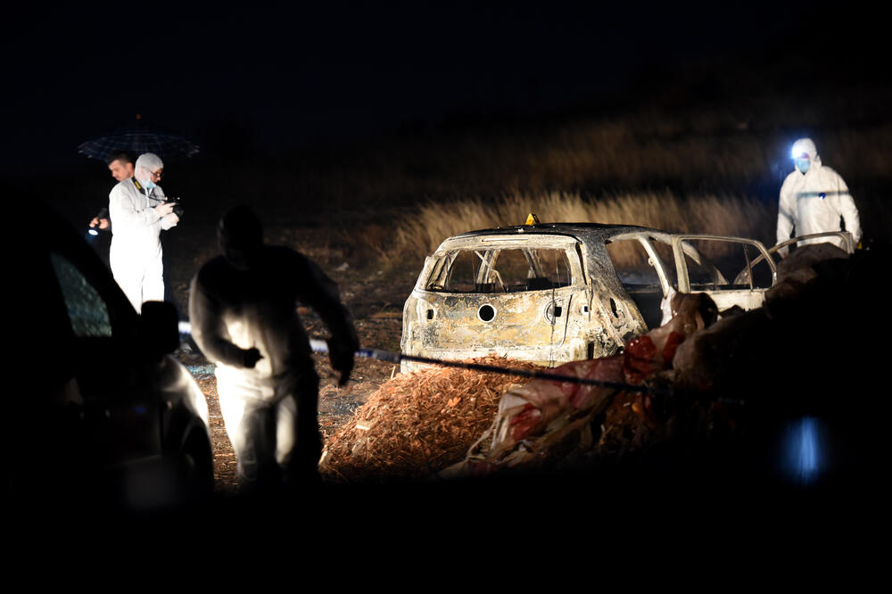 Pronašli tragove: Mjesto gdje je zapaljen automobil korišćen u napadu, Foto: Savo Prelević