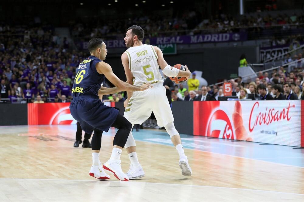 Duel Fernandesa (Real) i Slukasa (Fenerbahče), Foto: Euroleague.net