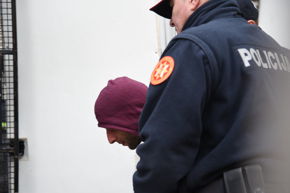 Navodno pomagao u uklanjanju tragova: Privođenje osumnjičenog, Foto: Luka Zeković