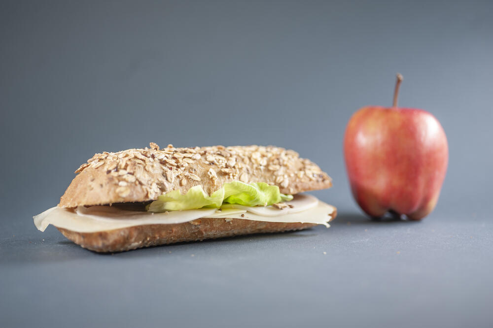 Užinu priprema SŠŠ “Sergije Stanić” i po đaku košta i 10 eura mjesečno Ilustracija