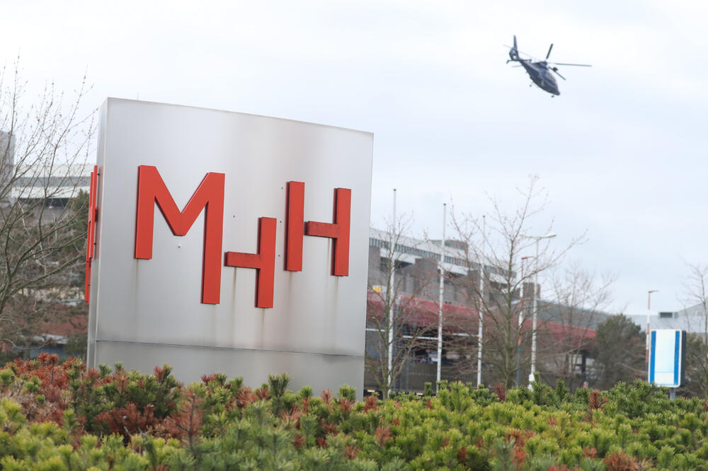 Helikopter iznad bolnice u Hanoveru, Foto: Neue Presse/Rainer Droese
