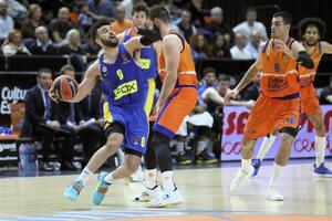 Dubljević opet sjajan, Barsa preokrenula u Atini, Efes nezadrživ