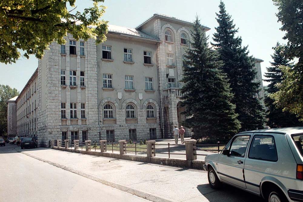 Prijestonički Osnovni sud očekuje novo službeno vozilo, Foto: Savo Prelević