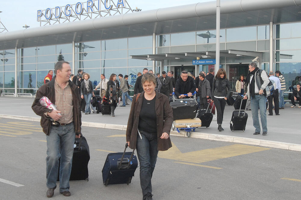 Veliki projekat i “spas za budžet” na čekanju: Aerodrom Podgorica (arhiva), Foto: Zoran Đurić