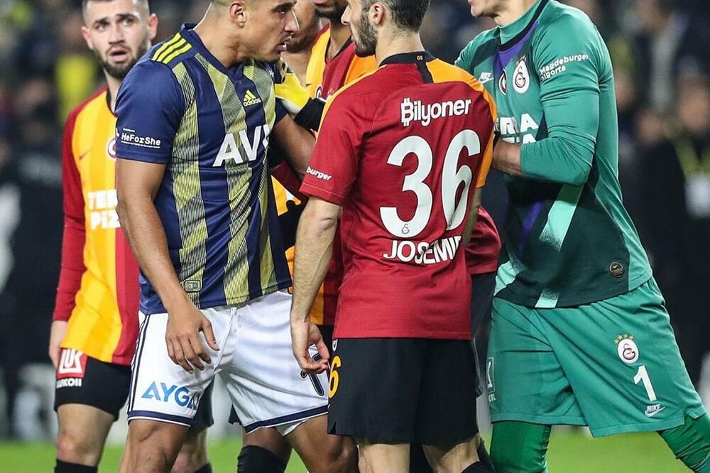 Gužva na meču Fener - Galata