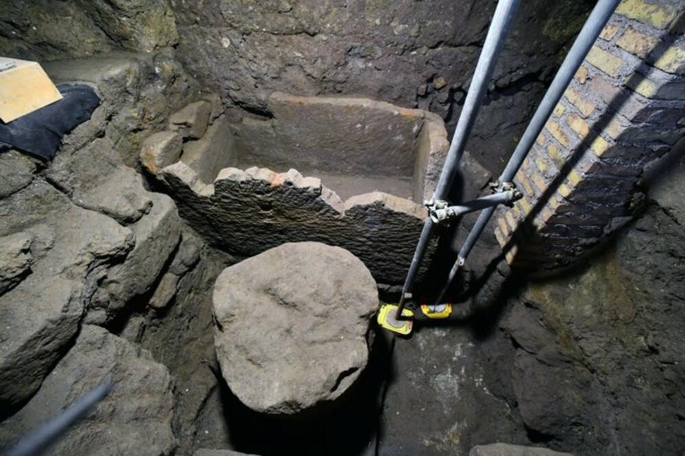 Pronađeni kameni sarkofag, Foto: Twitter/ParcoColosseo