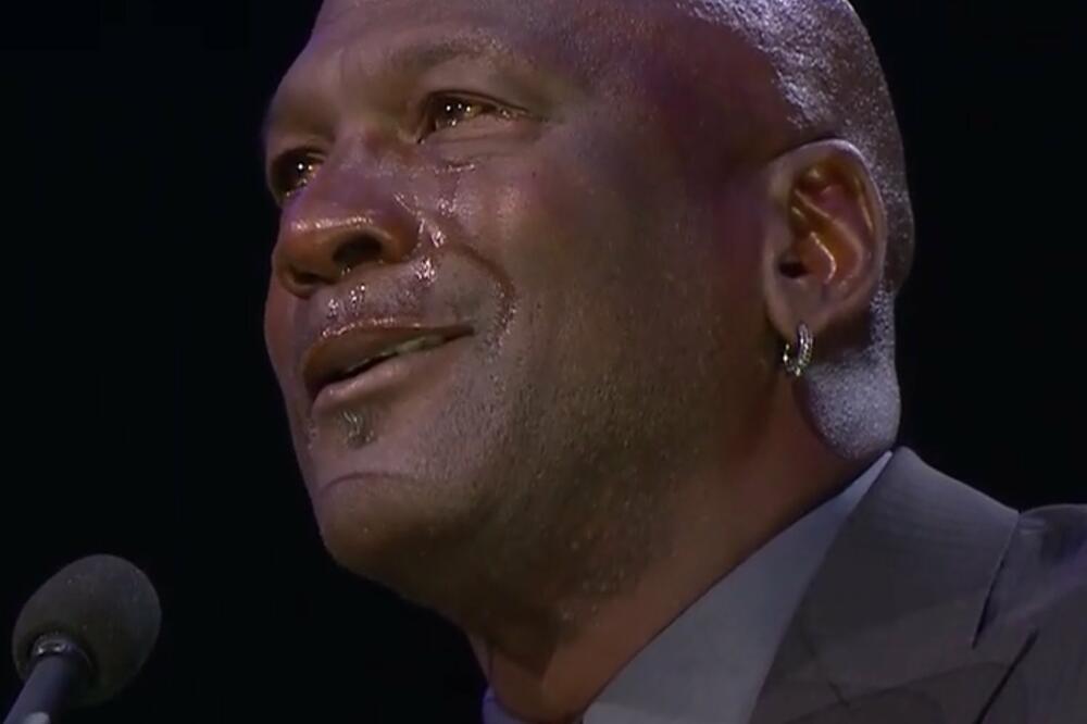 Majkl Džordan u suzama