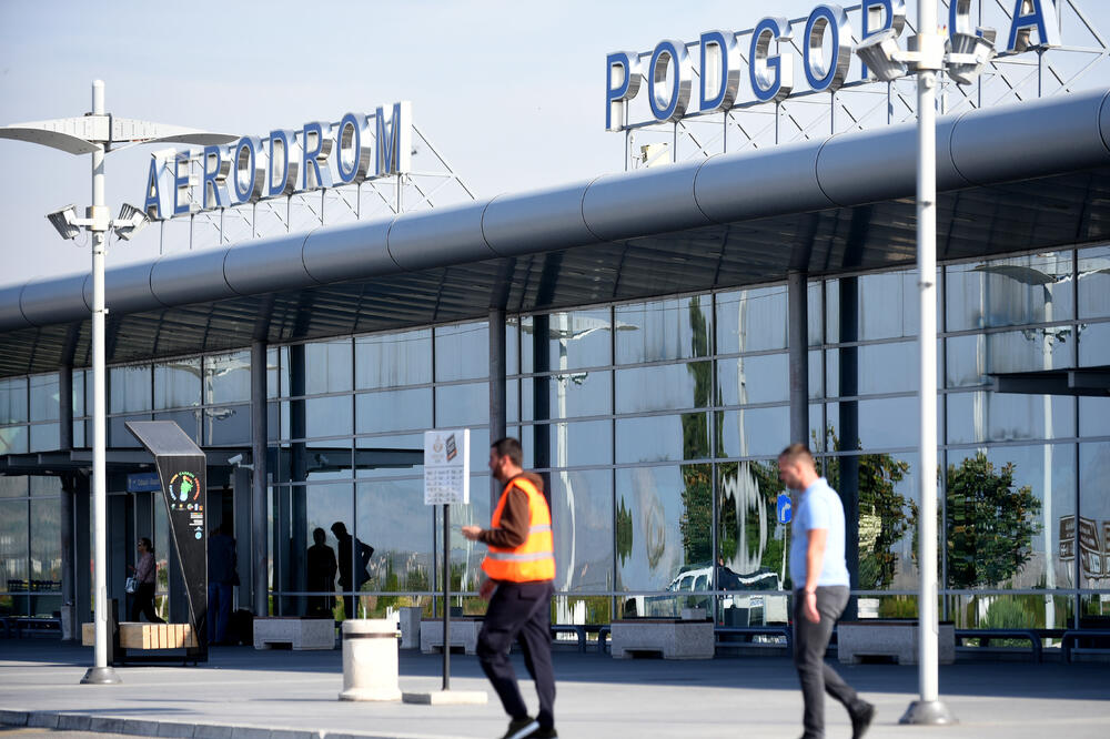 Radnike upućuju na inspekciju ako misle da su zakinuti: Aerodrom, Foto: Boris Pejović