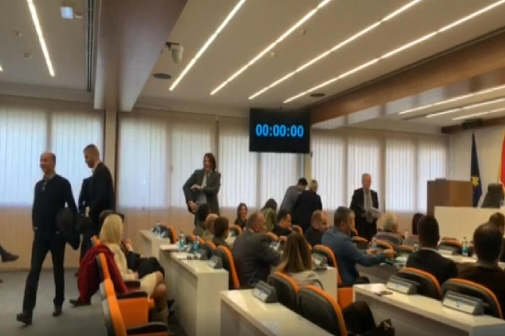 Odbornici DPS-a napustili sjednicu, Foto: Screenshot