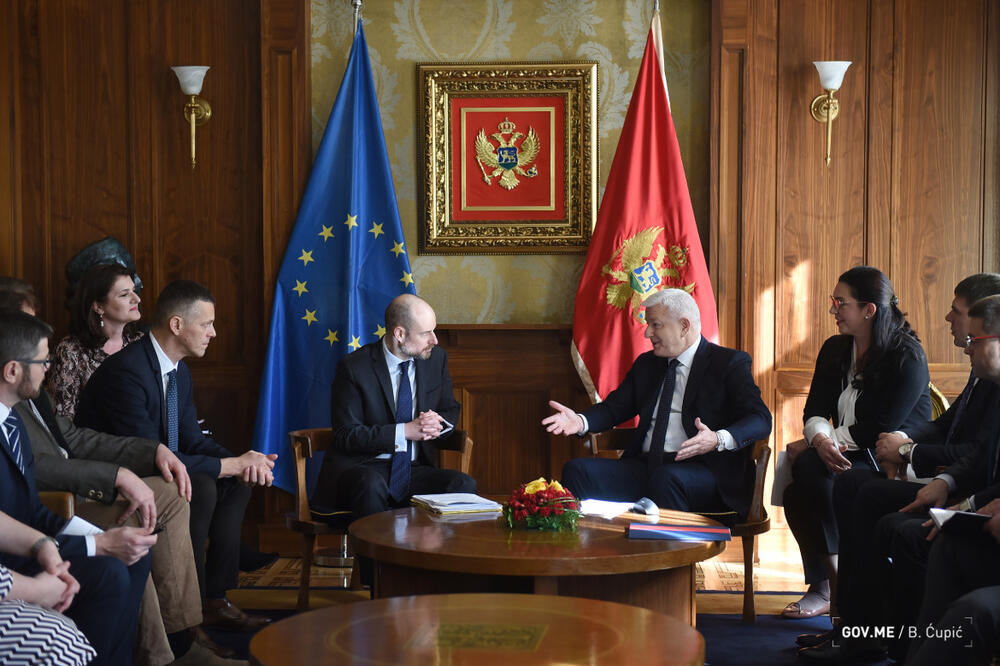 Sa sastanka, Foto: Bojana Ćupić