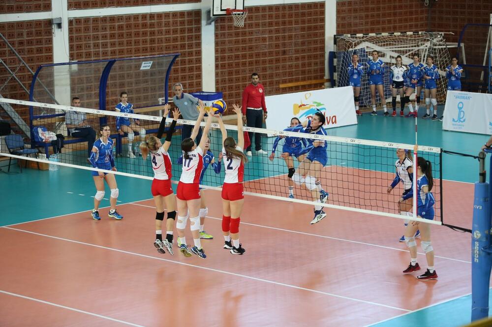 Sa jednog od ranijih mečeva Luke Bar i Galeba