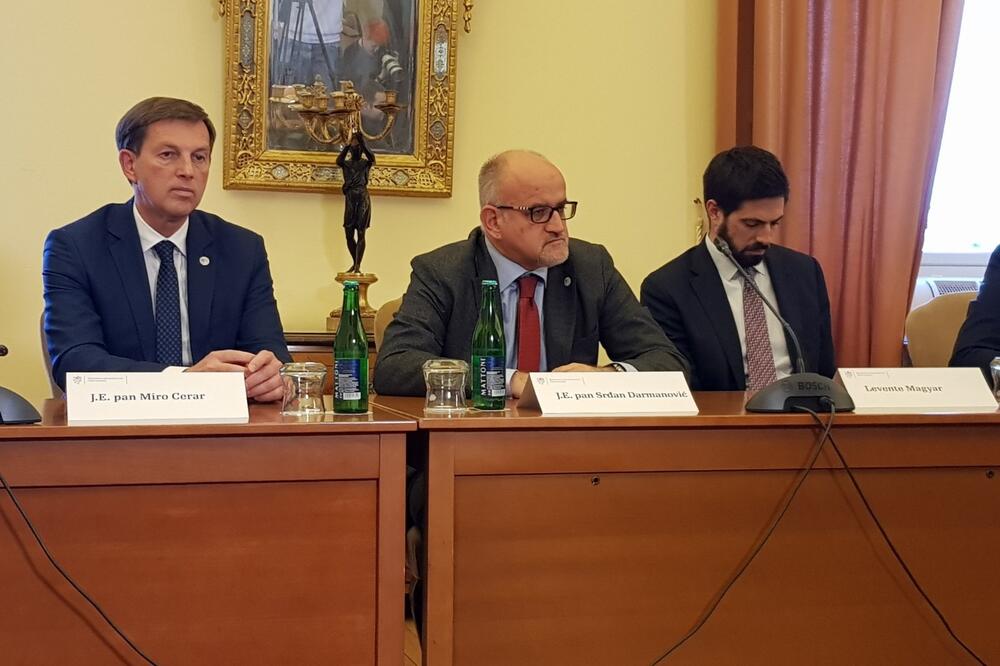 Darmanović (u sredini) u Pragu, Foto: Ministarstvo vanjskih poslova