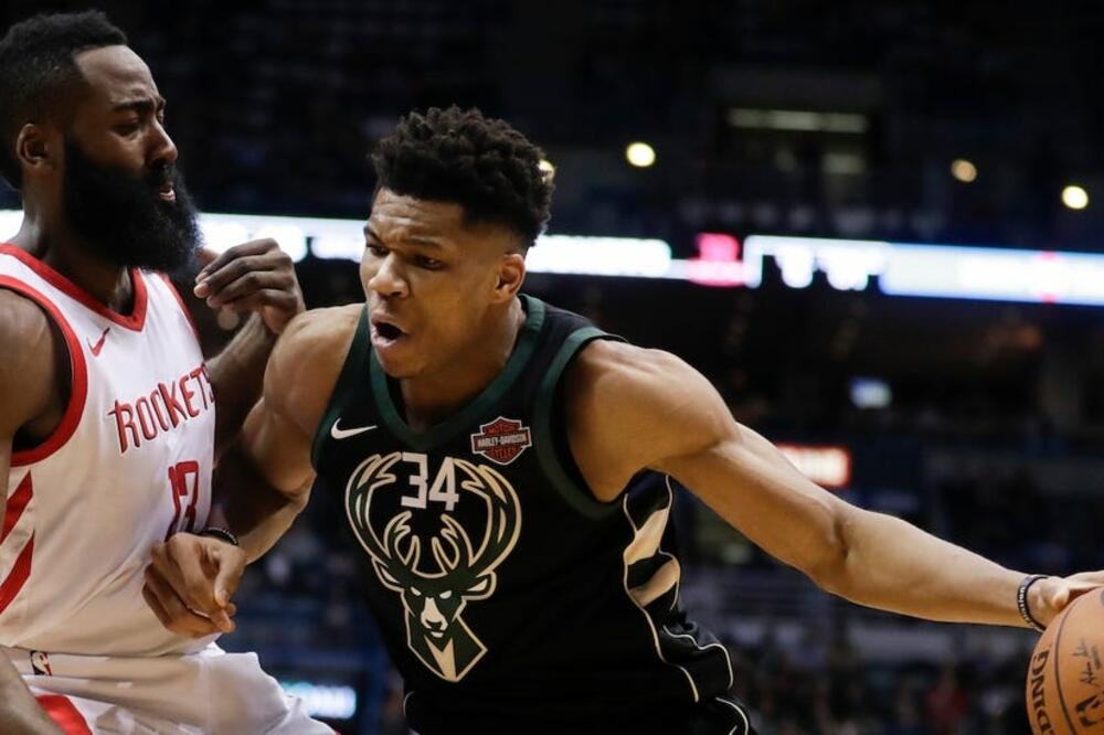 Duel Adetokumba i Hardena