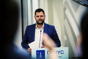 DF: Želimo da CG postoji nezavisno od Đukanovića i njegovog sitnog...