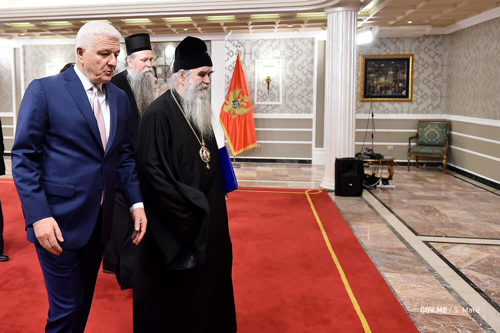 Premijer Duško Marković i mitropolit crnogorsko-primorski Amfilohije, Foto: Vlada Crne Gore