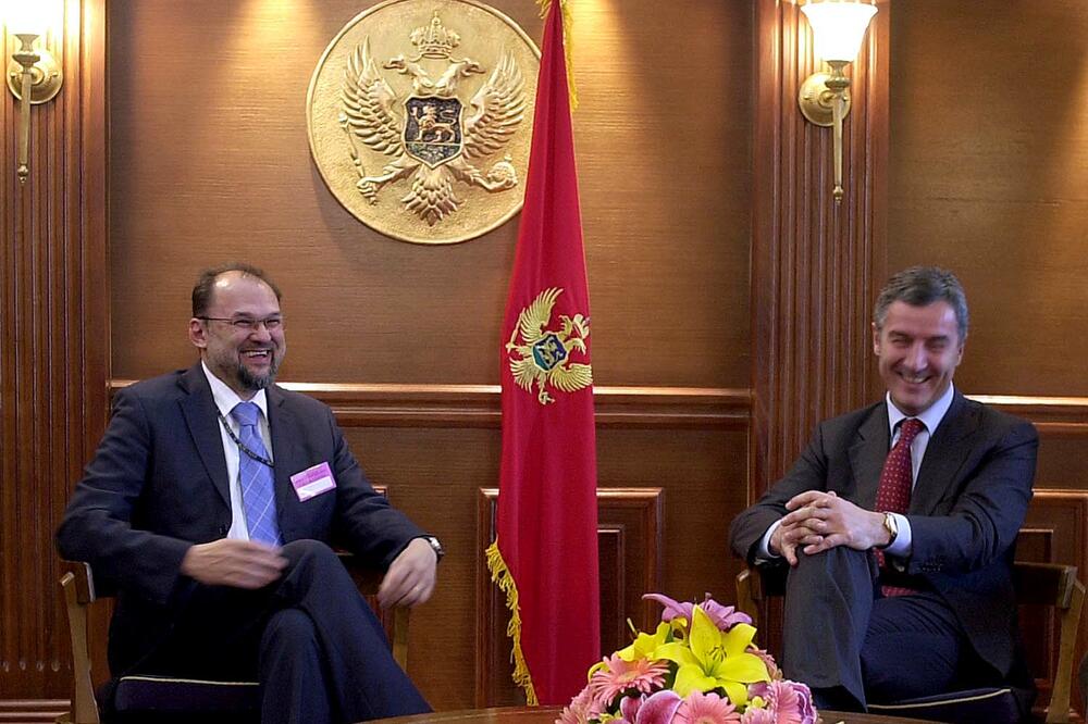 &ldquo;Nikada nije primio nikakvu naknadu od Crne Gore&rdquo;: Kacin i Đukanović, Foto: Arhiva "Vijesti"