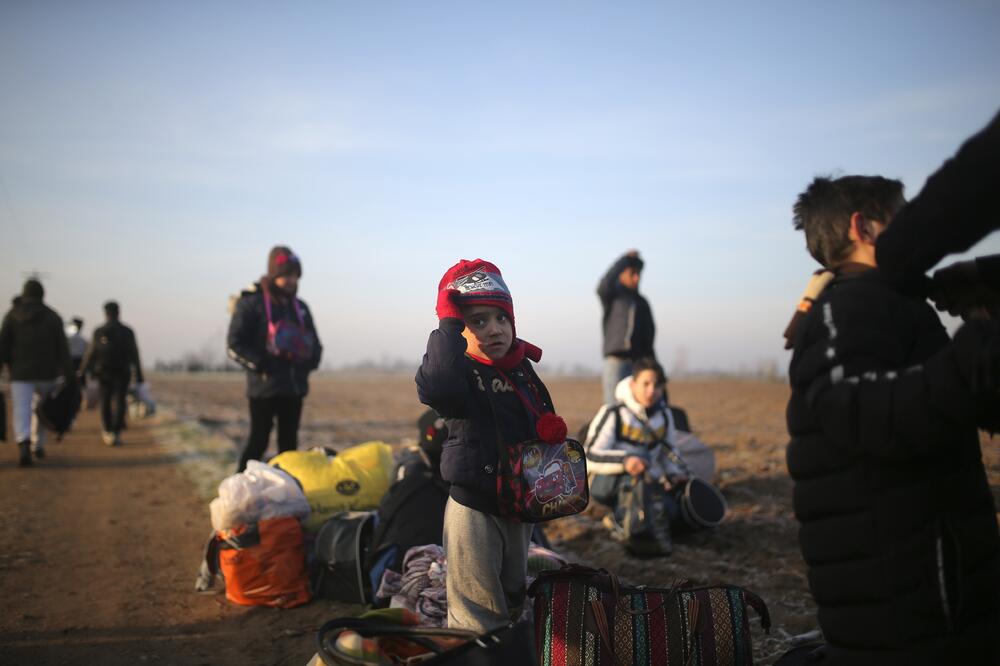 Migranti u Pazarluku na kapiji tursko-grčke granice, Foto: Beta/AP/Emre Tazegul, Beta/AP/Emre Tazegul, Beta/AP/Emre Tazegul