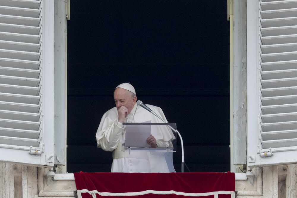 Vatikan odbacio tvrdnje da je papa ozbiljno bolestan, Foto: AP