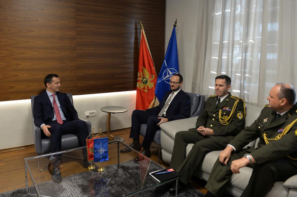 Bošković i delegacija Slovačke, Foto: Ministarstvo odbrane