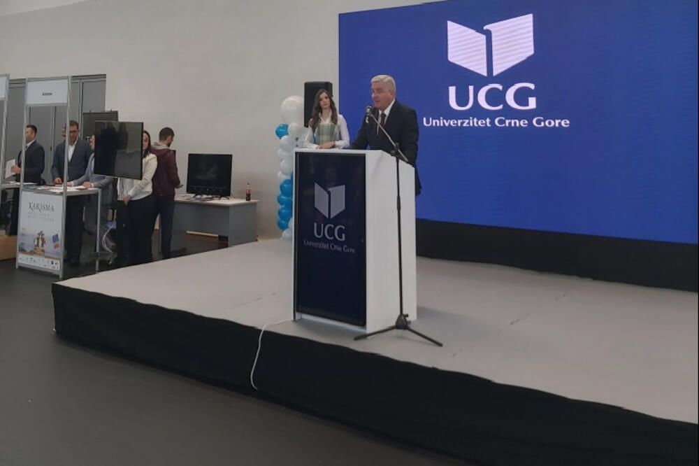 Golubović na sajmu sezonskog zapošljavanja na Danu otvorenih vrata Univerziteta Crne Gore, Foto: Privredna komora Crne Gore