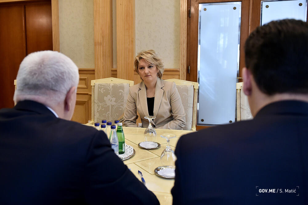 Izvršna direktorica "Vijesti" na sastanku kod premijera Markovića, Foto: Saša Matić/Vlada Crne Gore