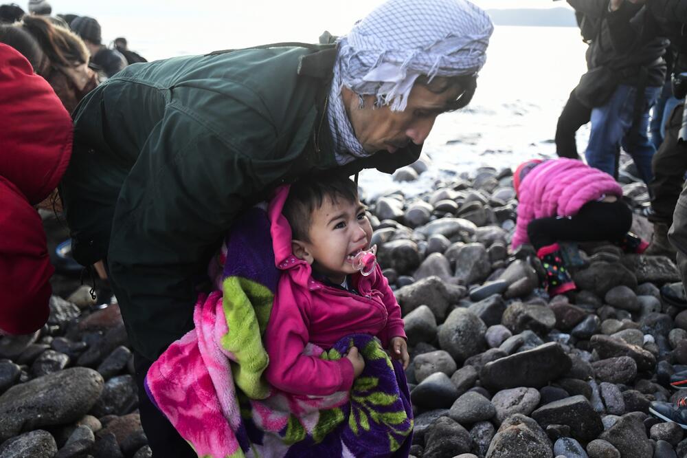 Migranti na obali grčkog ostrva Lezbos, Foto: AP
