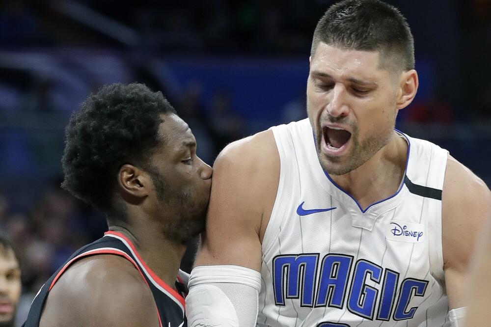 Vučević na meču sa Portlandom, Foto: AP