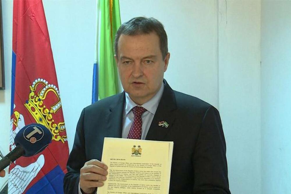 Dačić pred novinarima u Fritaunu, Foto: Betaphoto