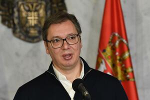 Danas: Unutar SNS se dijele rakije "Aleksandar Vučić" i "Andrej...