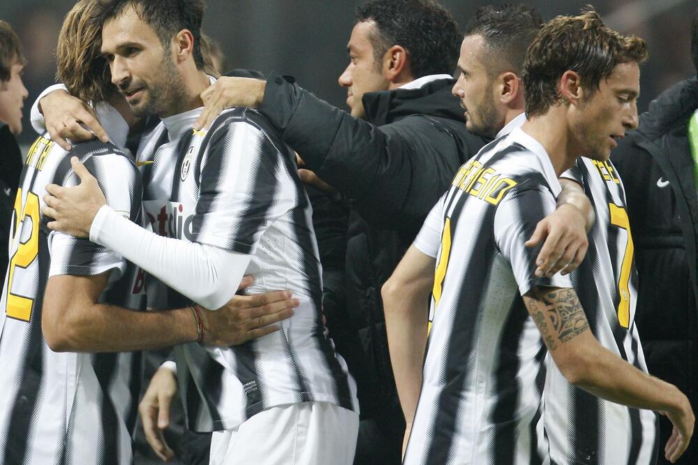 Vučinić slavi gol protiv Milana, Foto: AP Jonathan Moscrop LAPresse