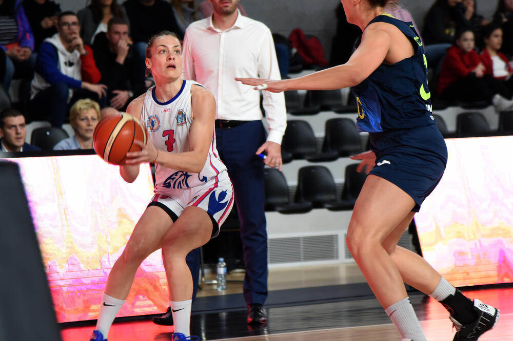 Nikolina Babić je sa 17 poena predvodila "vučice", Foto: Luka Zeković