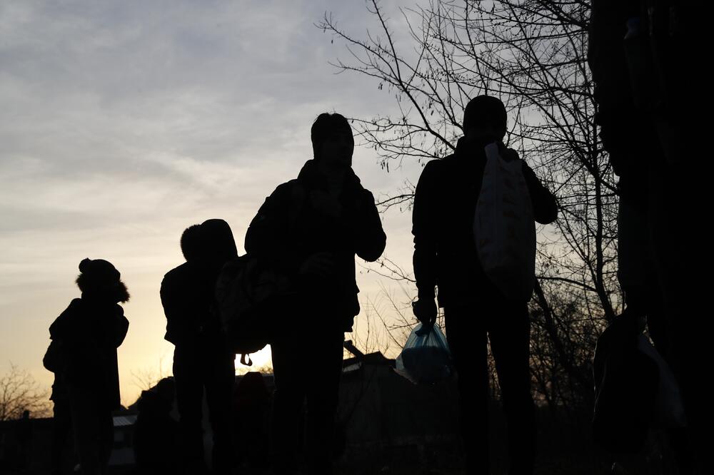 Migranti na granici, Foto: AP