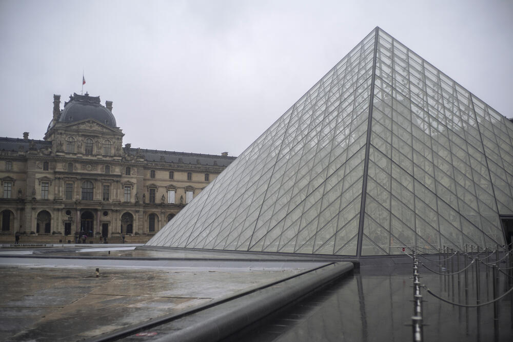 Detalj ispred Luvra, Foto: BETA/AP
