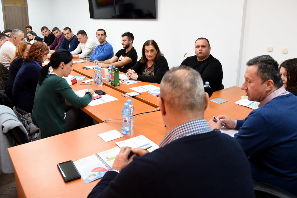 Sa okruglog stola, Foto: Luka Zeković