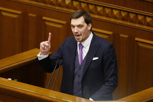 Ukrajina: Prihvaćena ostavka Hončaruka, Zelenski traži "nove...