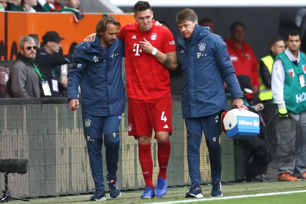 Niklas Zile nakon povrede u Augzburgu, Foto: Twitter